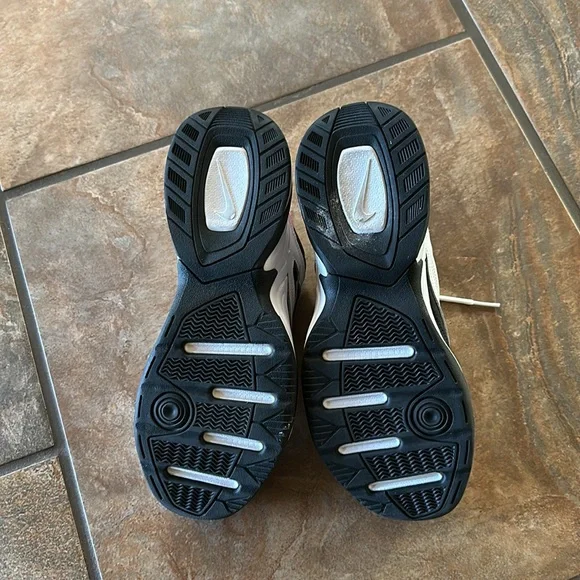 Nike Sneakers - Picture 3 of 8